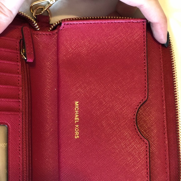 Michael Kors Wallet - Picture 7 of 7